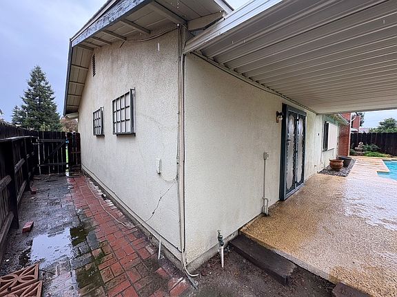 5th image of 1439 W Evans Ave