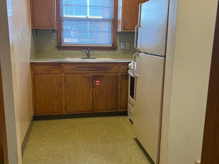 390 Pierce St N #4 — Photo 4