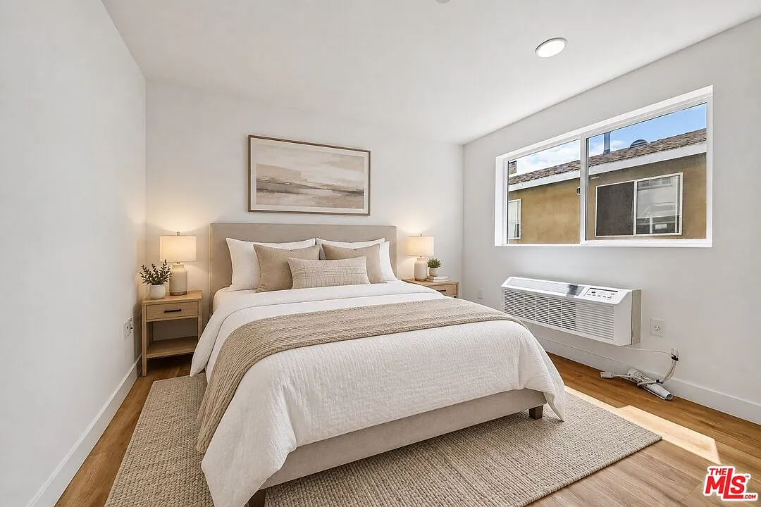 1 bed, 1.0 bath, 405 sqft, $1,999 — Photo 2