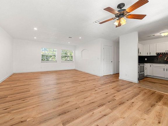 4th image of 212 N K Street #9