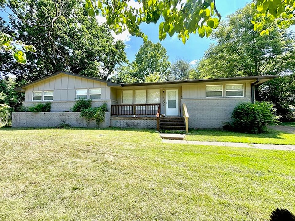 1st image of 3902 Lakeview Dr NW