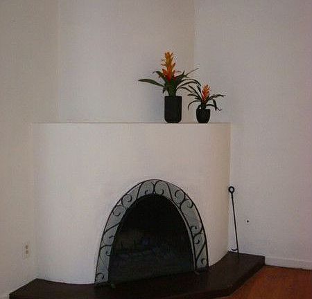 2nd image of 300 Cardenas Dr NE