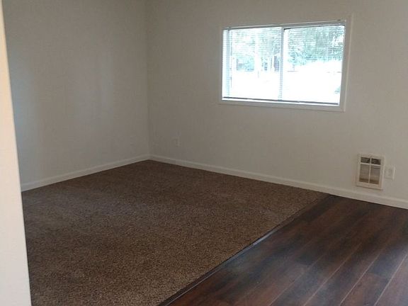 5th image of 7619 Douglas St W APT 4