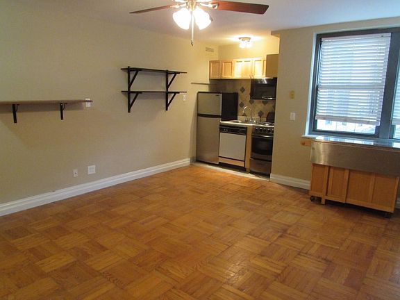 3rd image of 2601 Pennsylvania Ave APT 106