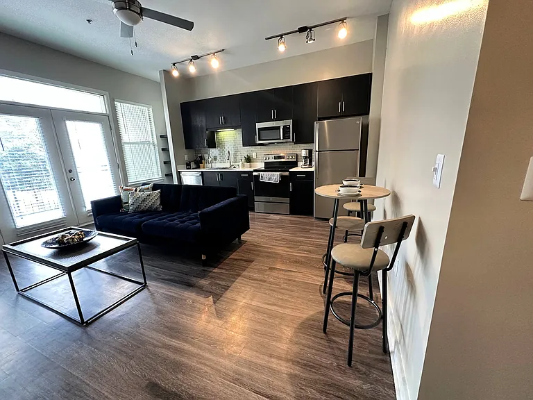 Mariposa Lofts — Photo 24