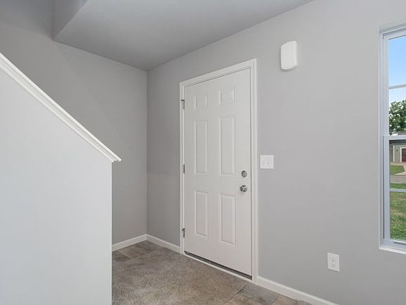 2nd image of 1661 Southpointe Trl