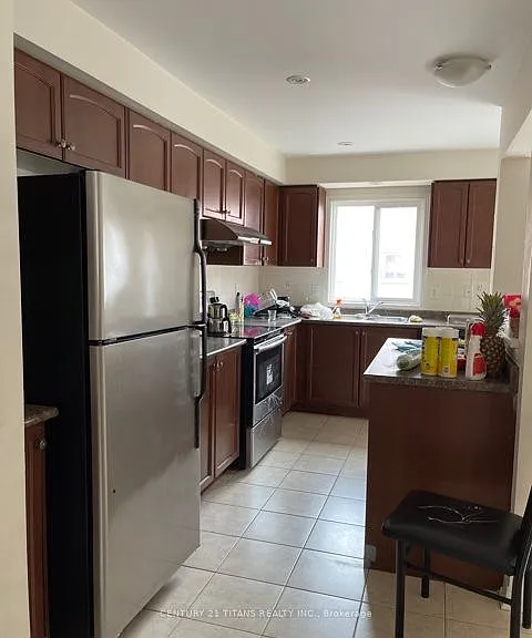 32 Etienne St — Photo 12