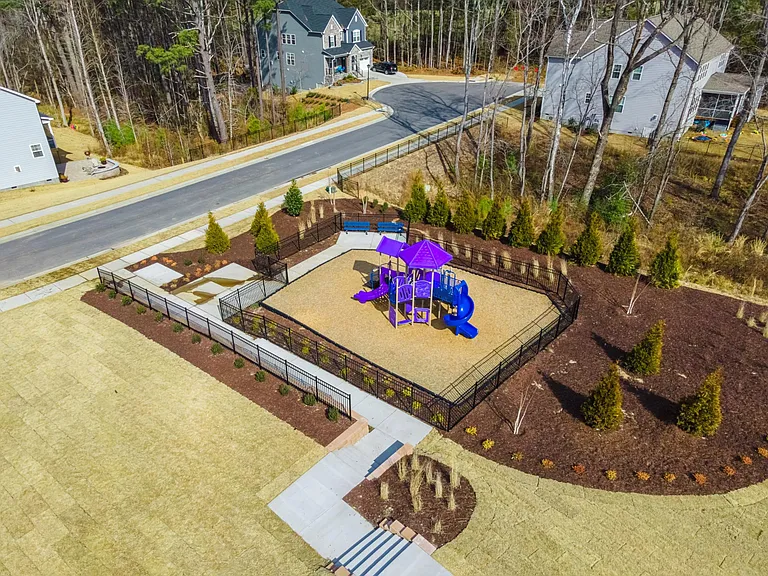 Play area and play lawn