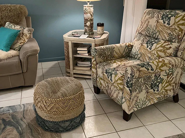 Recliner chair with ottoman