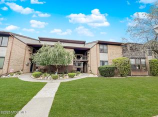41 Meadow Green Cir UNIT E, Manalapan, NJ 07726