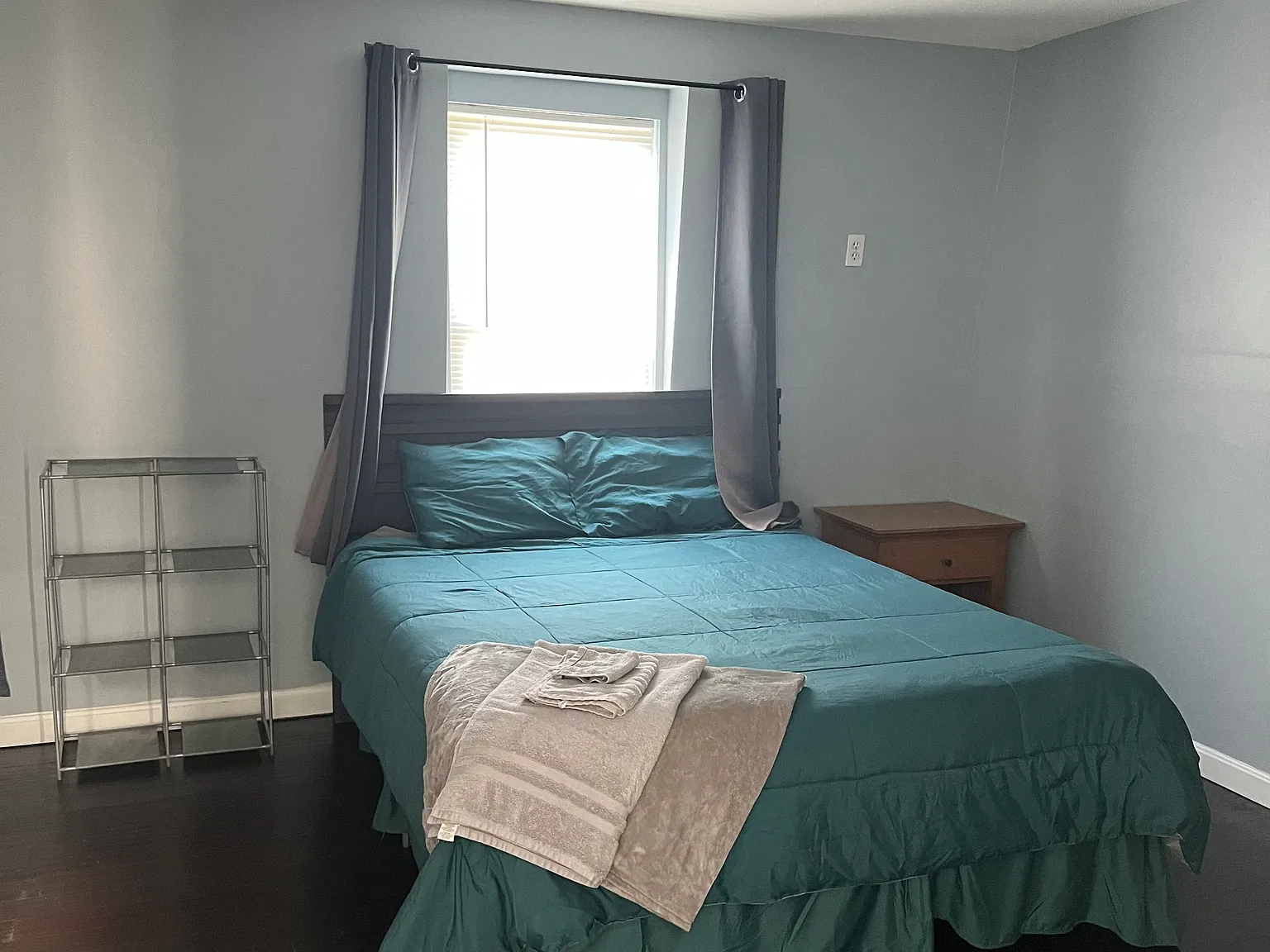 114 Commercial St — Photo 4