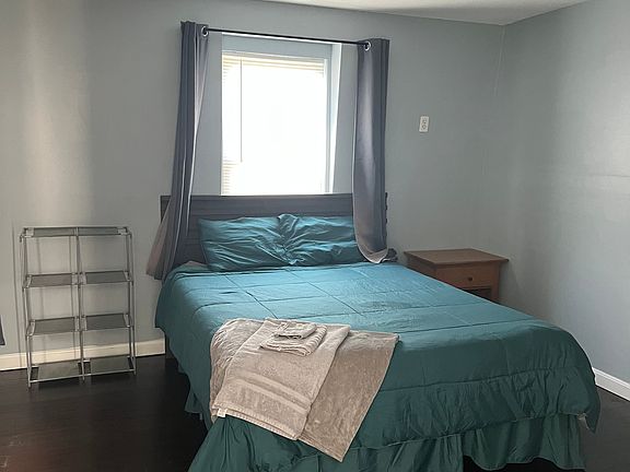 4th image of 114 Commercial St