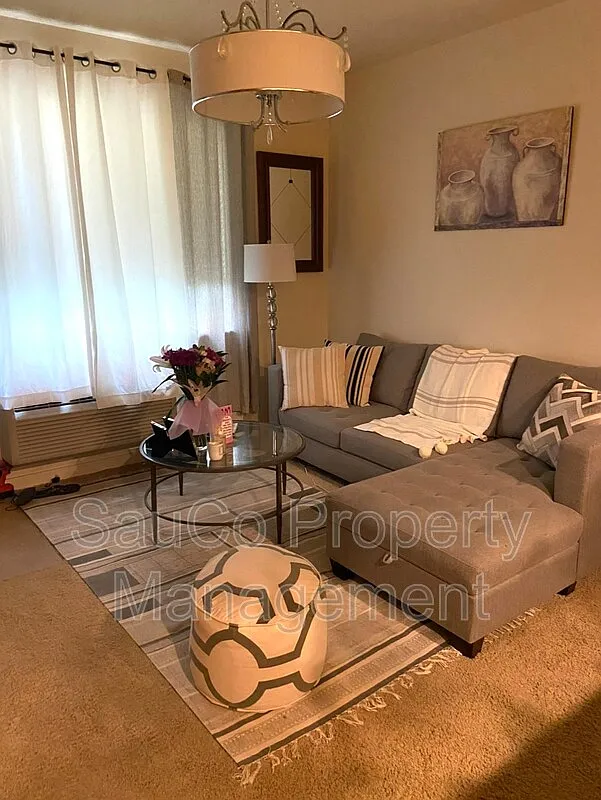 2 bed, 1.0 bath, 855 sqft, $1,895 — Photo 4