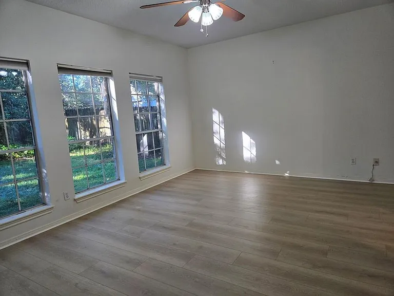 120 Hiwon Dr — Photo 15