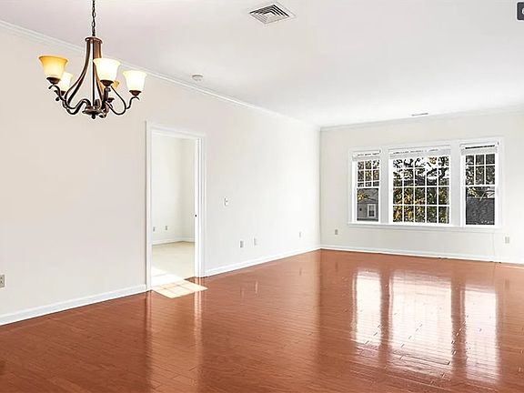 2nd image of 600 North Broadway