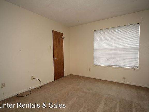 4th image of 2407 Bermuda Dr APT D