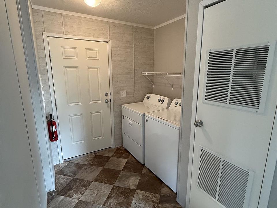 138 E Legrand St, photo 13