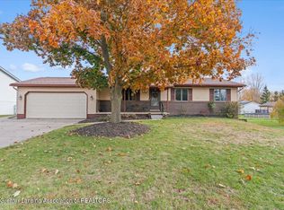 2520 Renfrew Way, Lansing, MI 48911