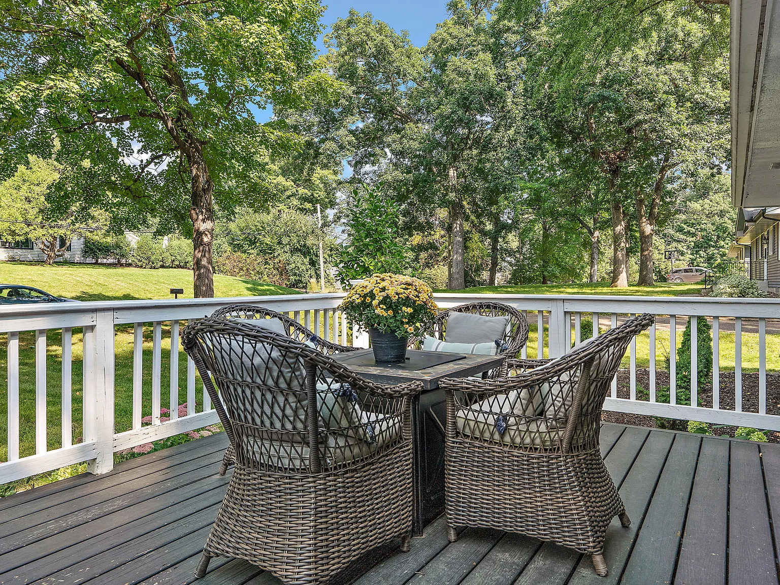 3 bed, $5,000 — Photo 3