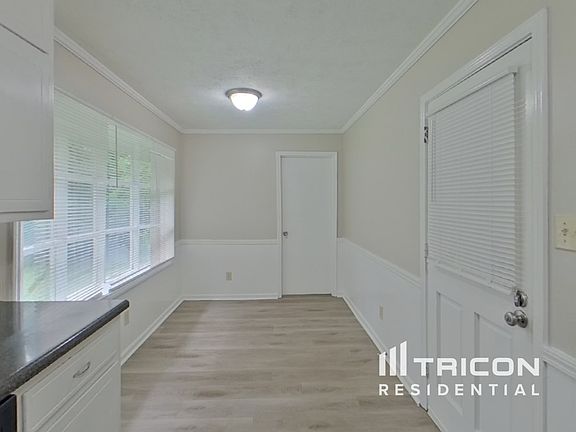 5th image of 2895 Elizabeth Ln