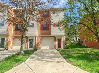 208 Woodhaven Dr, Seven Fields, PA