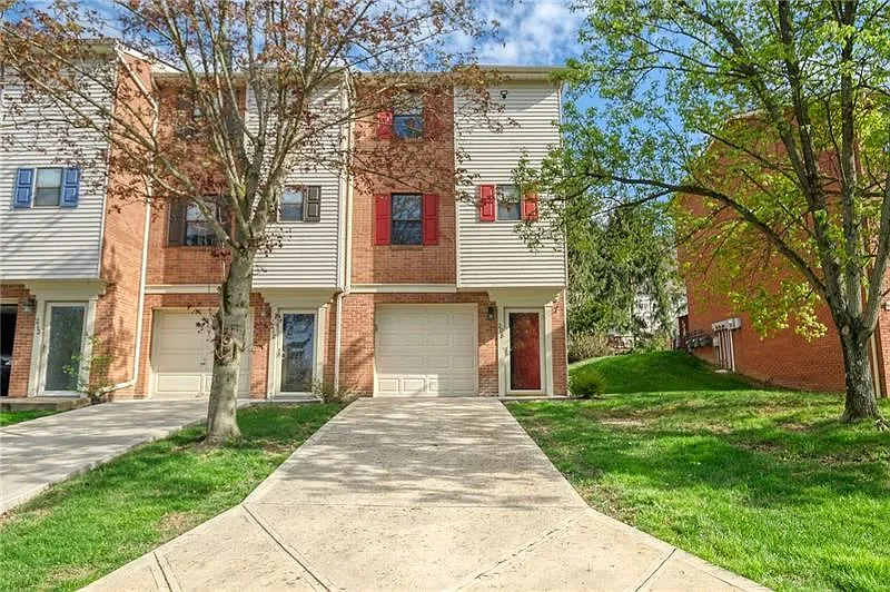 208 Woodhaven Dr photo 1