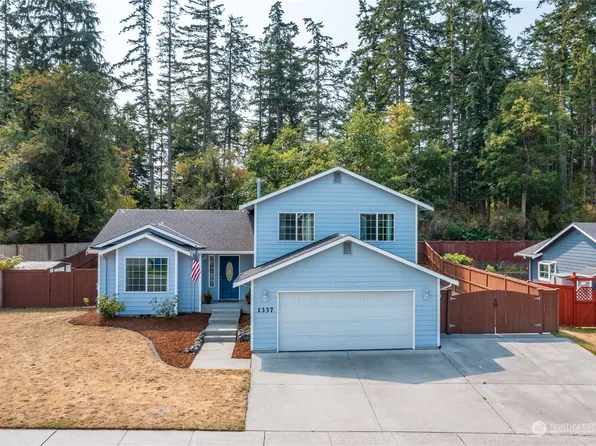 1337 NW Redwing Drive, Oak Harbor, WA 98277