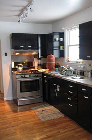 1st image of 1411 Veterans Dr
