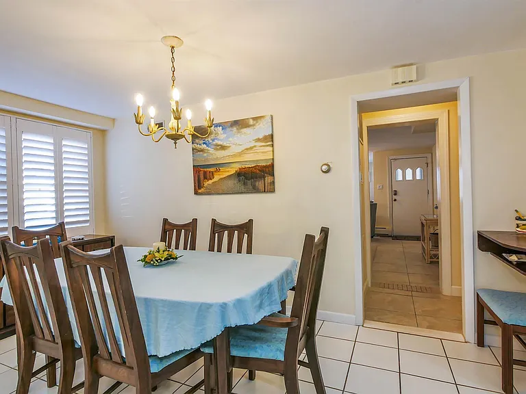 100 S Richards Ave #1 — Photo 11