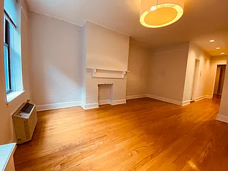 Rented by Metropolis Real Estate of Manhattan