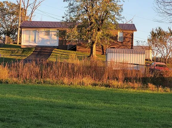 61 Poplar St, Honaker, VA 24260