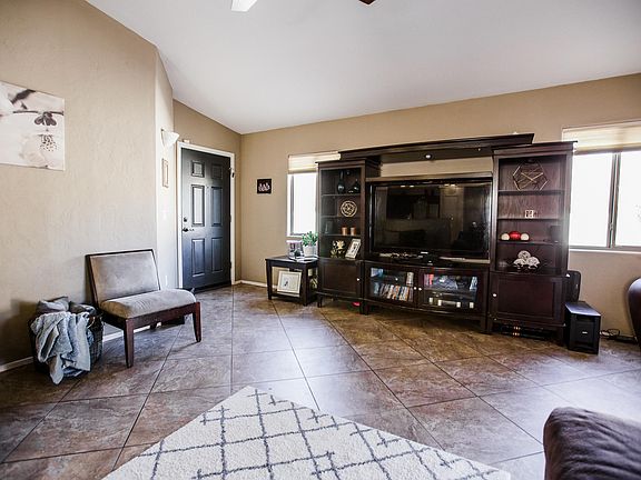 3rd image of 3661 W Avenida Obregon