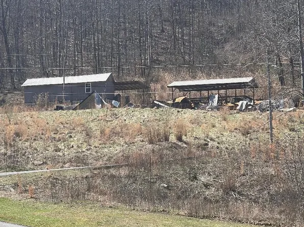 591 Sutty Hollow Rd, Frakes, KY 40940