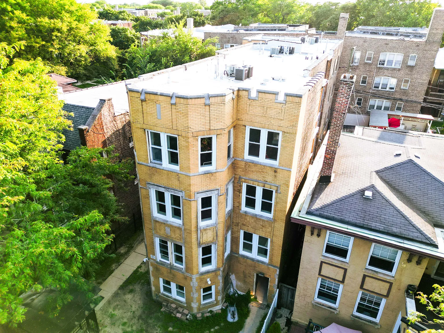 2 bed, $1,850 — Photo 2
