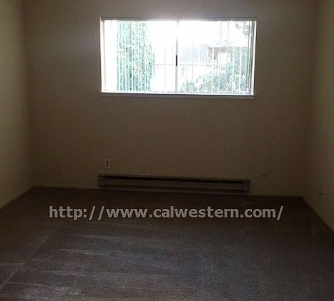 5th image of 880 Willow St APT 9