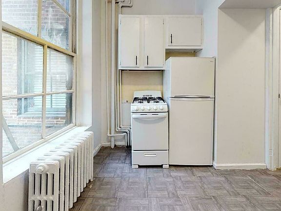 5th image of 255 W 12th St #1E