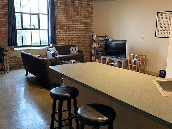 2nd image of 3030 E 63rd St APT 104