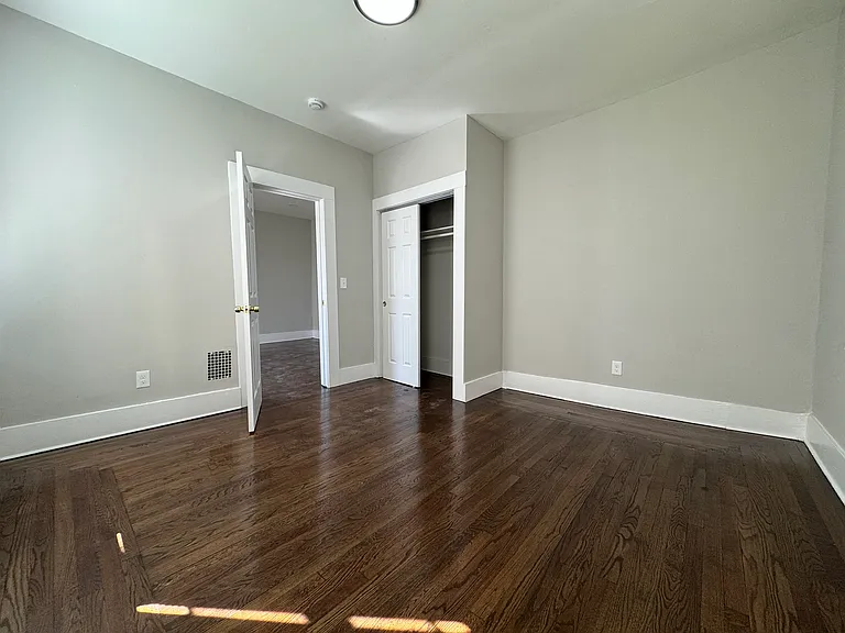 346 Goffe St #R2 — Photo 3