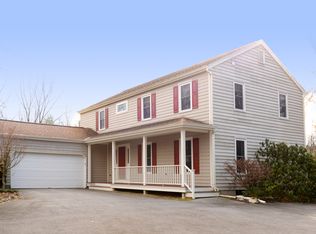 300 Daniels Rd, Saratoga Springs, NY 12866