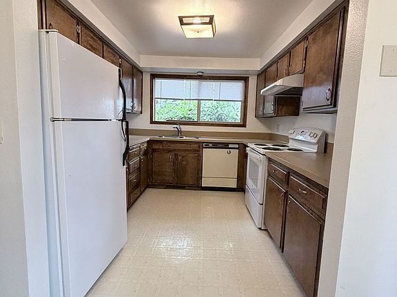 4th image of 1078 & 1080 Alder Dr NE #1080