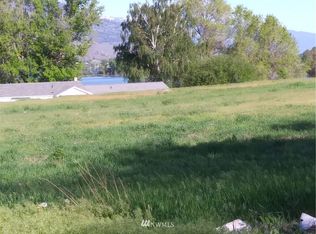 1 Eastlake Rd, Oroville, WA 98844