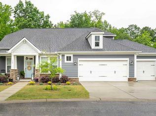 139 Summer Oak Ln, Simpsonville, SC 29680