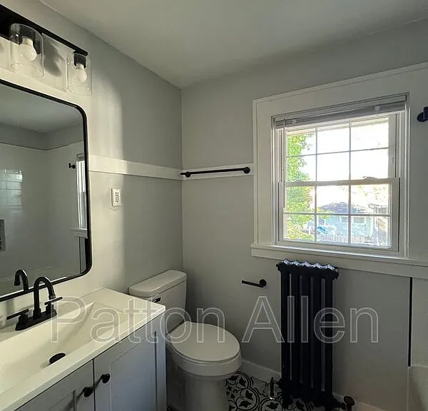 24 Majestic Ave #4 — Photo 11