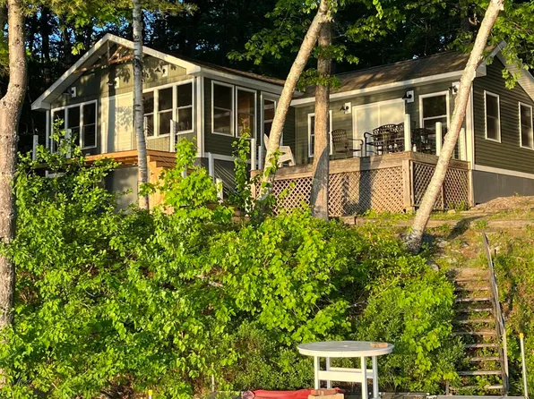 3 Autumn Street, Naples, ME 04055