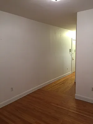 Rented by Flatiron Real Estate Advisors LLC | media 28