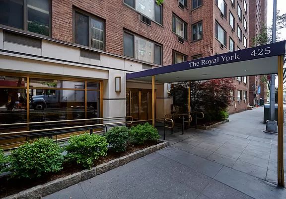 4th image of 425 E 63rd St APT W3k