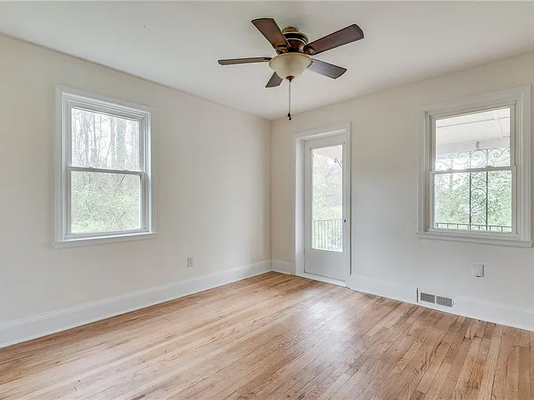 1287 Eastland Rd SE — Photo 30