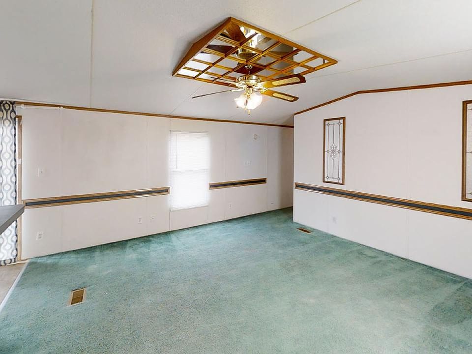 1st image of 1424 S Avenue G Pl