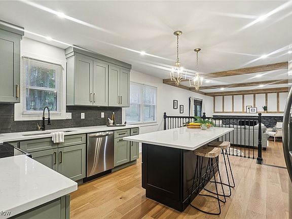 5th image of 8520 Oakwood Ln