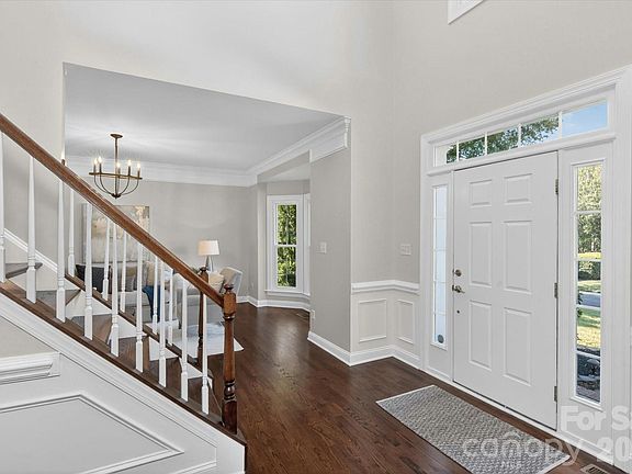 2nd image of 607 Birchwood Dr